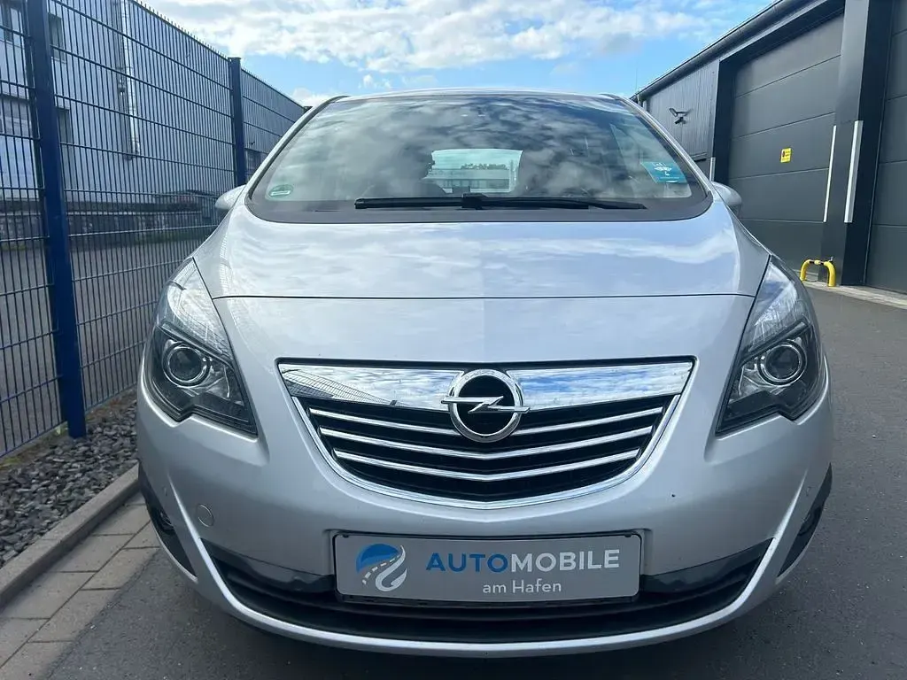 Gebraucht Opel Meriva 101 PS (74 kW) 2011 Silber Van / Kleinbus