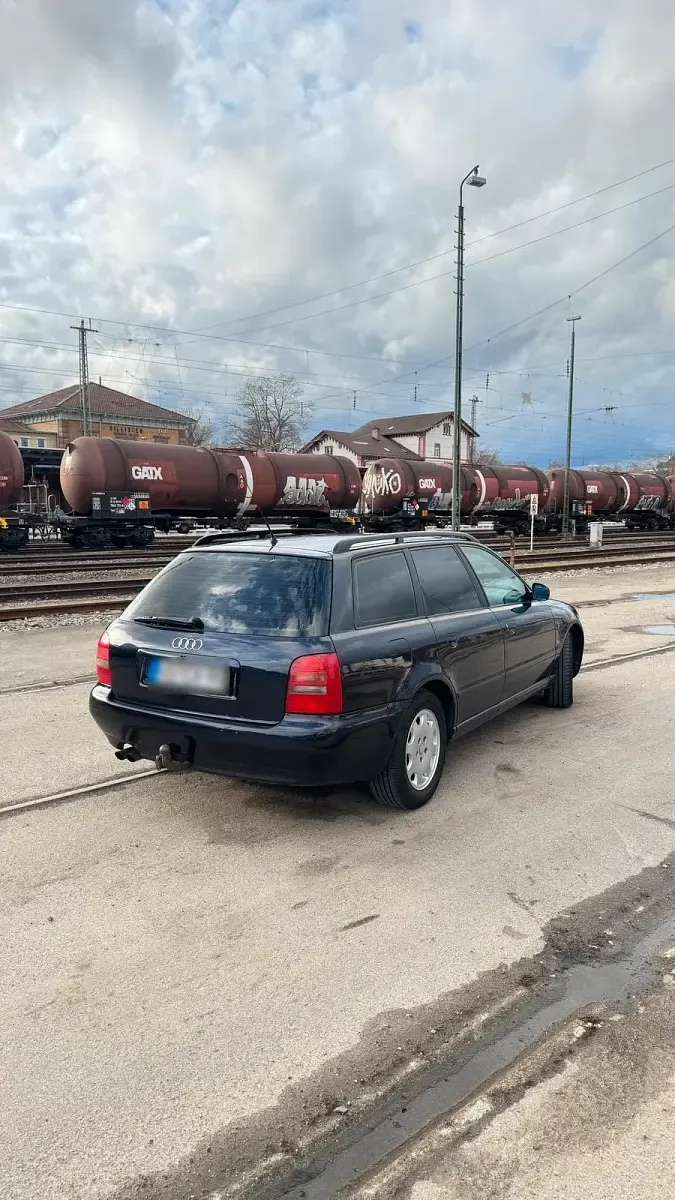 Gebraucht Audi A4 150 PS (110 kW) 1997 Blau Kombi
