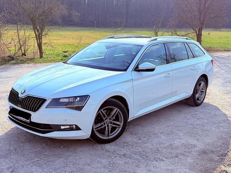 Gebraucht Skoda Superb Style 190 PS (139 kW) 2016 Weiß Kombi