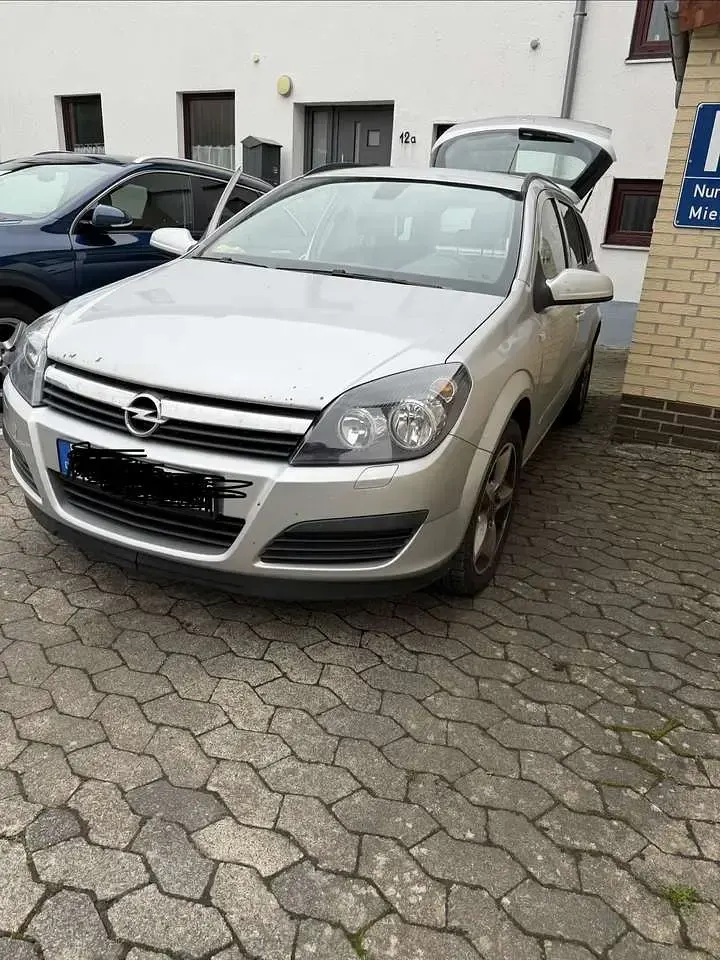 Gebraucht Opel Astra Edition 125 PS (91 kW) 2007 Grau Kombi