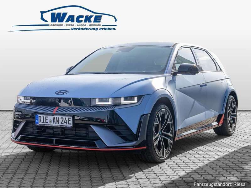 Farbe: hellblau Gebraucht 2024 Hyundai Ioniq 5 SUV | 62.970 € (Etwas zu teuer) - Bild 1/4