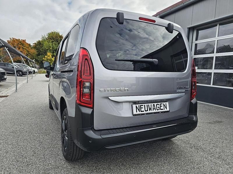 Neu Citroën Berlingo Comfort 131 PS (96 kW) 2025 Grau Van / Kleinbus
