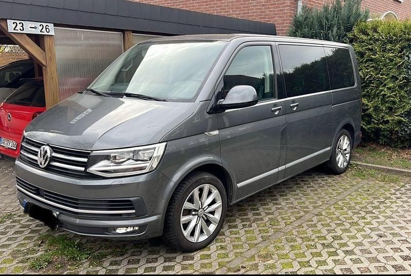 Grau Gebraucht 2015 VW T6 Highline Van | 27.900 € (Guter Preis) - Bild 1/4