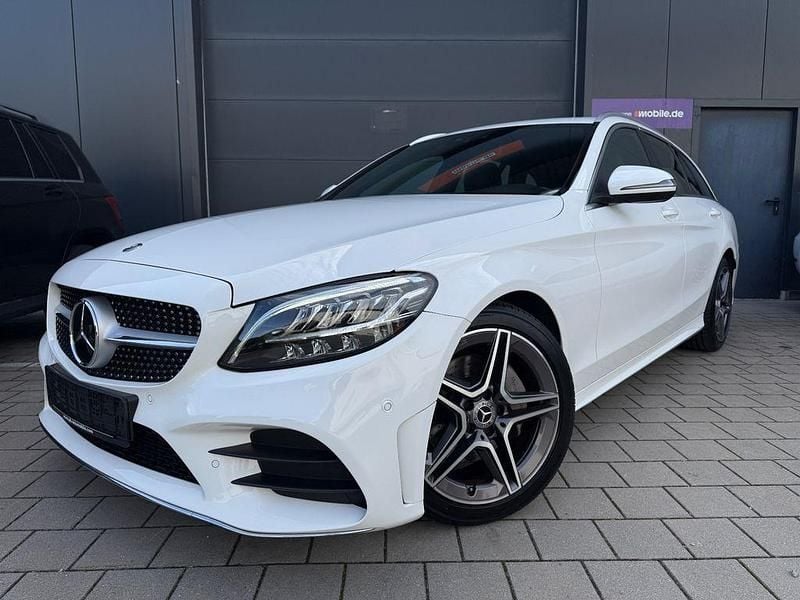 Weiß Gebraucht 2020 Mercedes C220 AMG Limousine | 25.990 € (Fairer Preis) - Bild 1/4