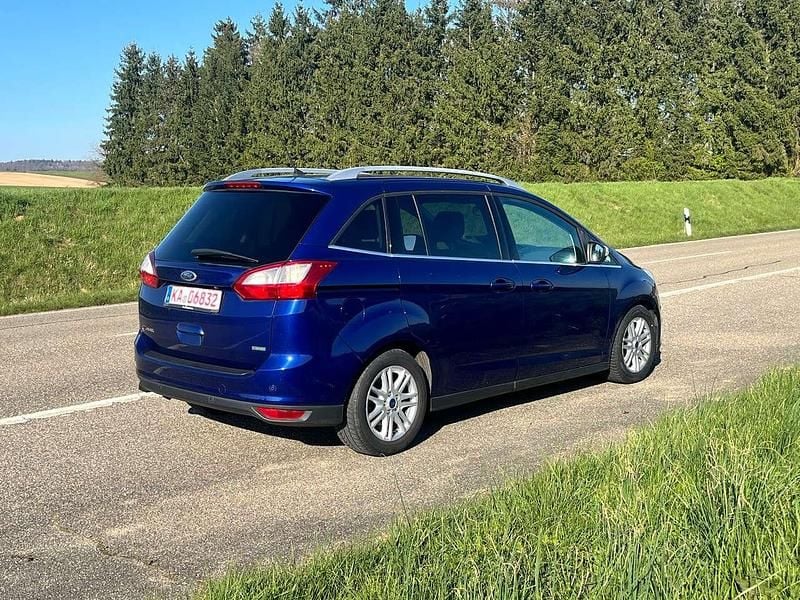 Gebraucht Ford Grand C-Max Titanium 125 PS (91 kW) 2015 Indicblau metallic Van / Kleinbus
