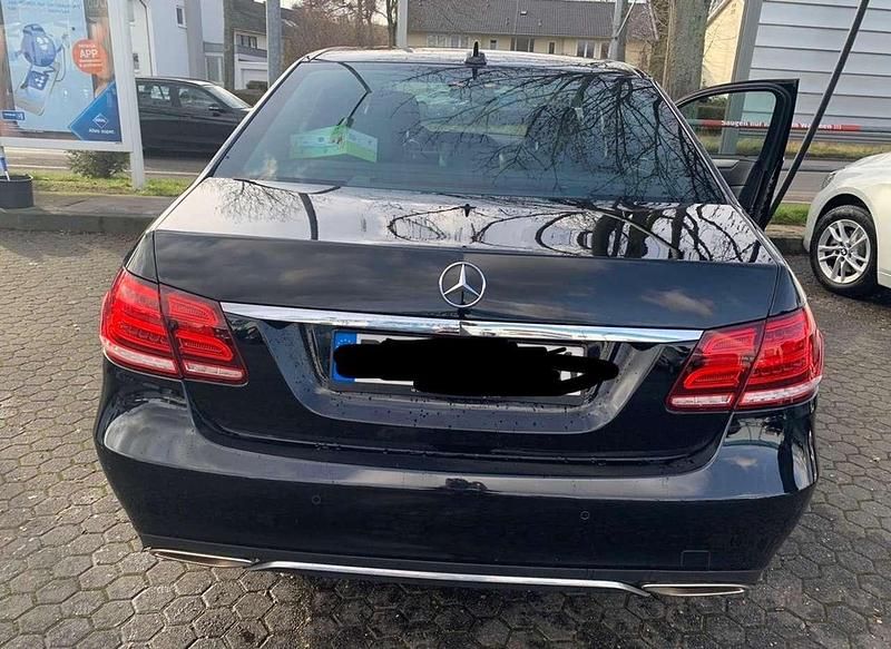 Gebraucht Mercedes E250 Avantgarde 204 PS (150 kW) 2015 Limousine