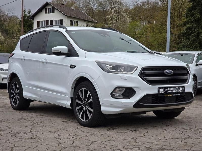 Gebraucht Ford Kuga ST-Line 150 PS (110 kW) 2019 Weiß SUV