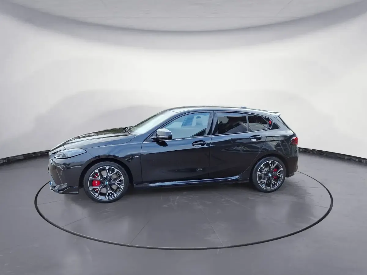 Brugt BMW M135 Performance 300 HK (220 kW) 2024 Sort Hatchback