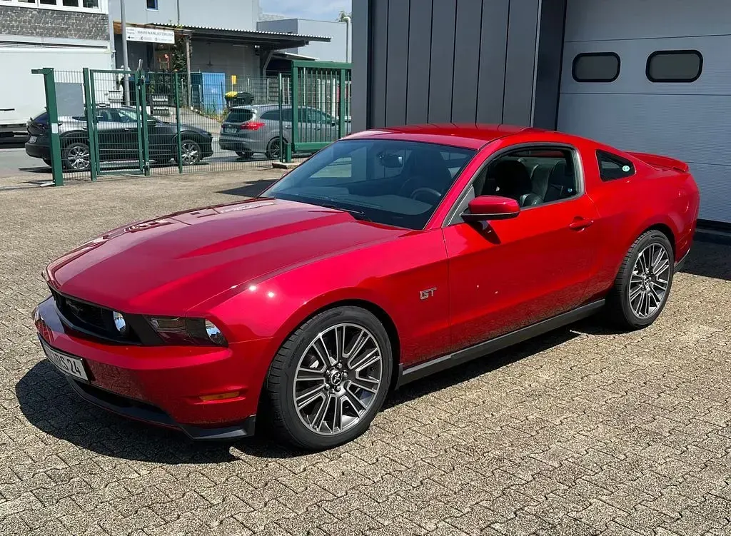 Gebraucht Ford Mustang GT Premium 320 PS (235 kW) 2010 Rot Coupé