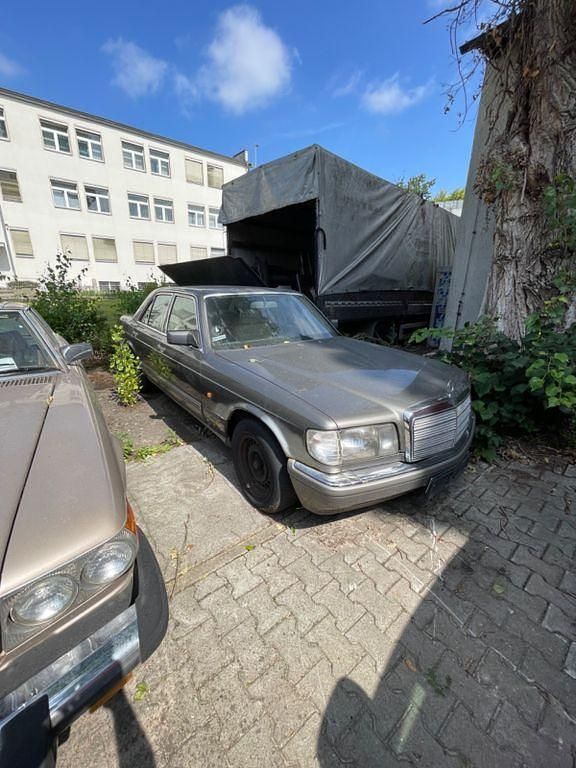 Grau Gebraucht 1988 Mercedes S300 Limousine | 4.999 € - Bild 1/4