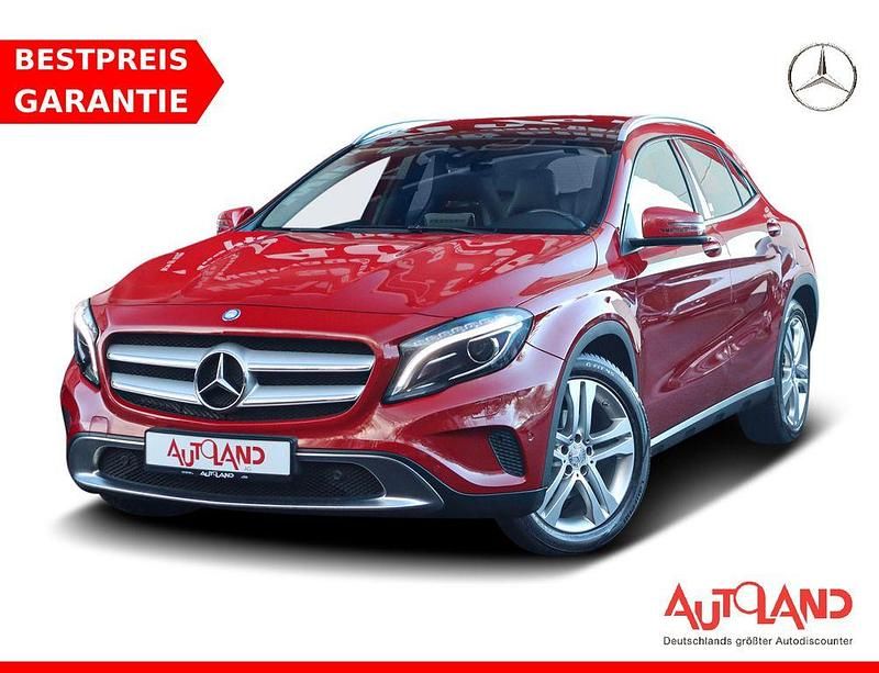 Rot Gebraucht 2016 Mercedes GLA200 SUV | 19.490 € (Fairer Preis) - Bild 1/4