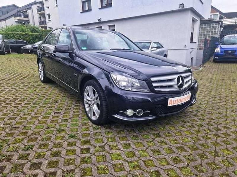 Magnetitschwarz metalliclack (metallic) Gebraucht 2011 Mercedes C200 Limousine | 7.777 € (Fairer Preis) - Bild 1/4
