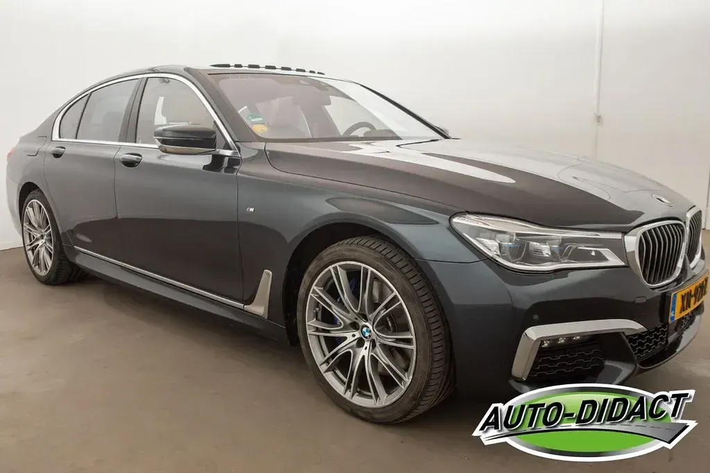 Gebraucht BMW 740 320 PS (235 kW) 2019 Grau Limousine