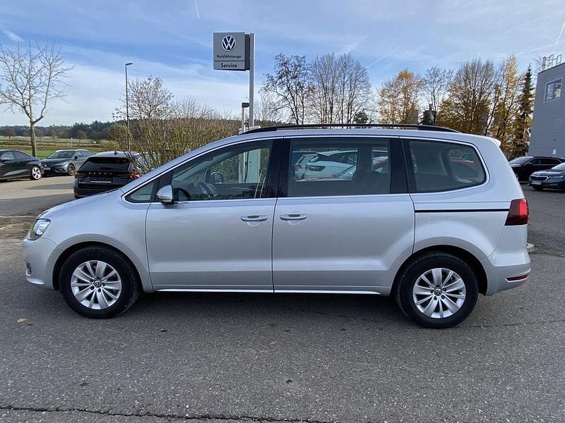 Gebraucht VW Sharan Comfortline 150 PS (110 kW) 2020 Silber Van / Kleinbus