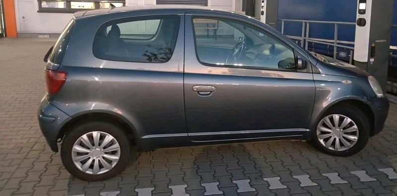 Gebraucht Toyota Yaris 87 PS (63 kW) 2005 Grau Kleinwagen