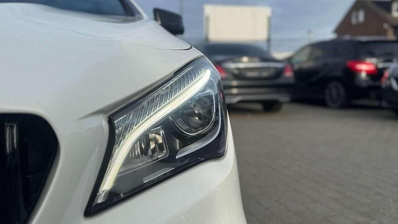 Gebraucht Mercedes CLA220 AMG line 177 PS (130 kW) 2017 Weiß Limousine
