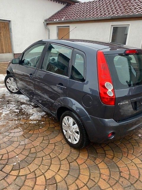 Gebraucht Ford Fiesta 80 PS (58 kW) 2008 Grau Kleinwagen