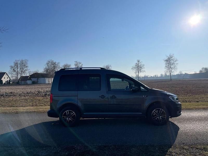 Gebraucht VW Caddy Comfortline 102 PS (75 kW) 2018 Grau Van / Kleinbus