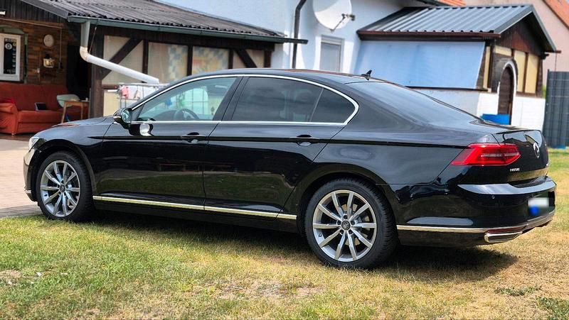 Gebraucht VW Passat Highline 150 PS (110 kW) 2014 Schwarz Limousine