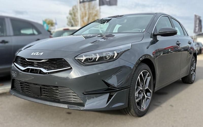 Grau Neu 2025 Kia Ceed Spirit Kleinwagen | 29.815 € (Teuer) - Bild 1/1
