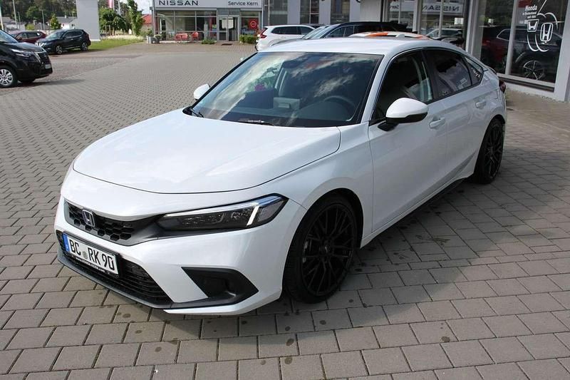 Platinum white pearl Gebraucht 2025 Honda Civic Elegance Kleinwagen | 32.900 € (Etwas zu teuer) - Bild 1/4