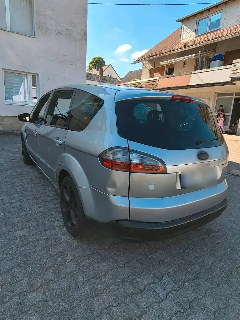 Używany Ford S-MAX S 138 KM (101 kW) 2006 Srebrny Minivan