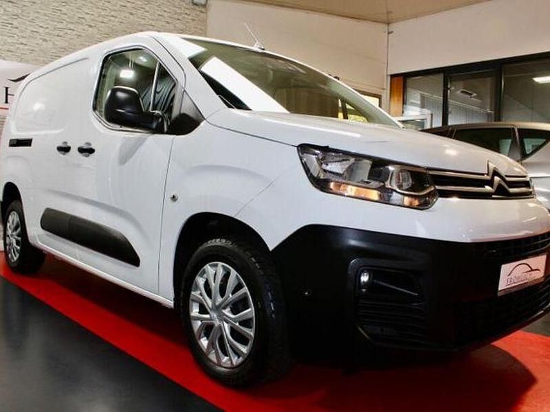 Weiß Gebraucht 2021 Citroën Berlingo Limousine | 15.600 € (Fairer Preis) - Bild 1/4