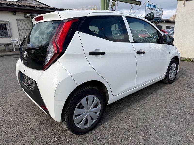 Gebraucht Toyota Aygo 72 PS (52 kW) 2021 Weiß Kleinwagen