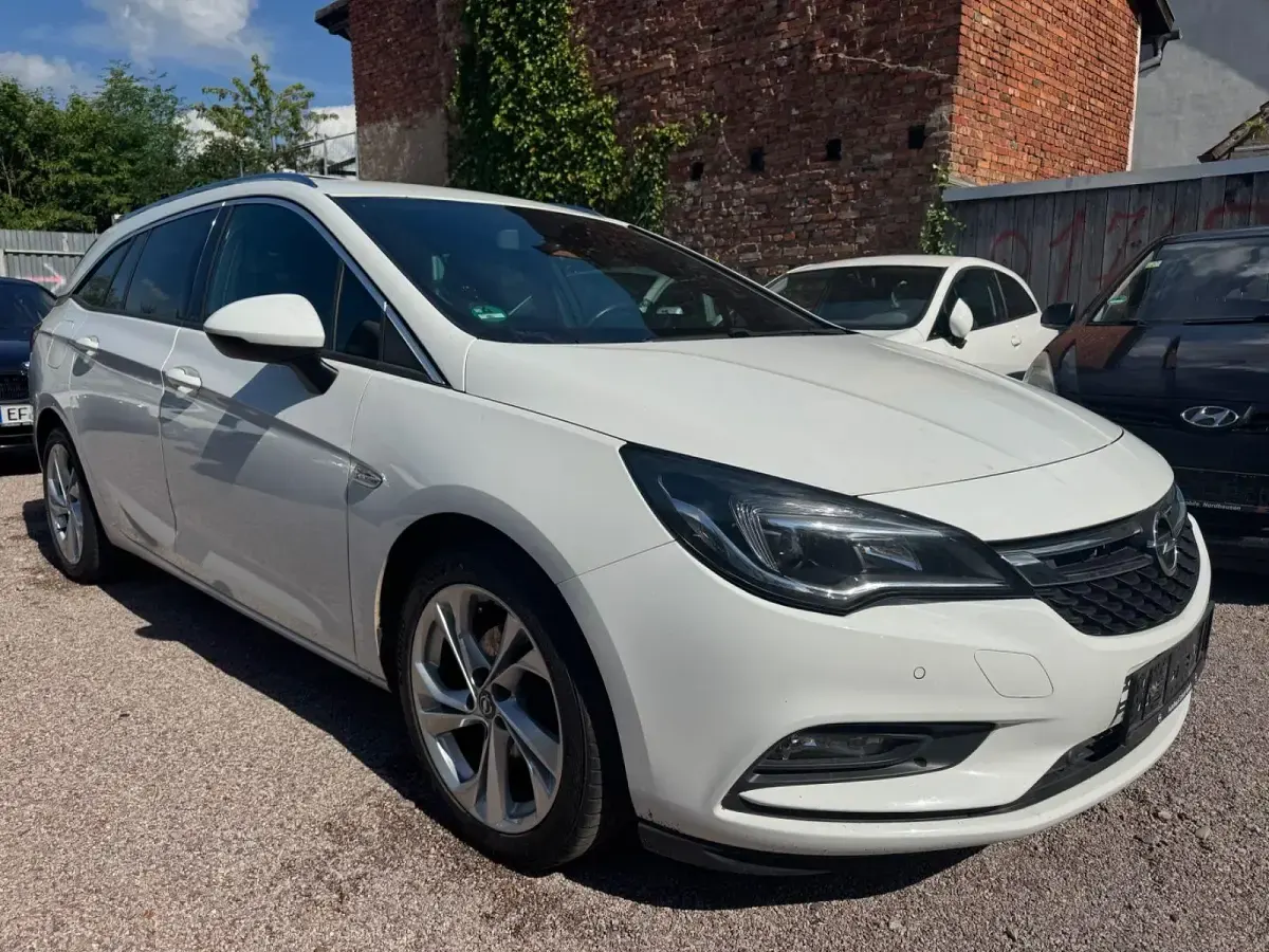 Gebraucht Opel Astra Dynamic 110 PS (80 kW) 2018 Weiß Kombi