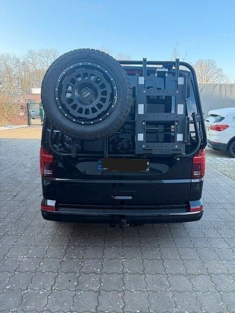 Second-hand VW Multivan 204 CP (150 kW) 2024 Negru Monovolum