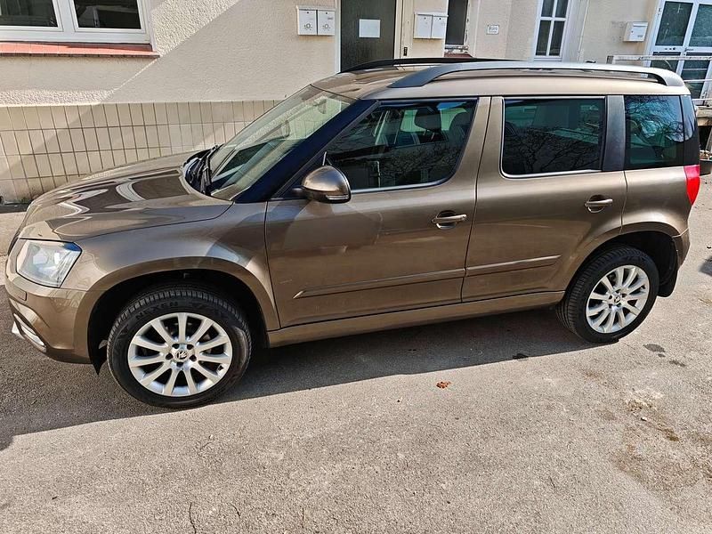 Gebraucht Skoda Yeti Elegance 140 PS (102 kW) 2015 Hneda mato/mato brown SUV