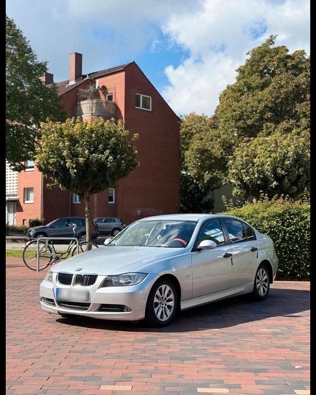 Second-hand BMW 320 163 CP (119 kW) 2006 Argintiu Berlinǎ