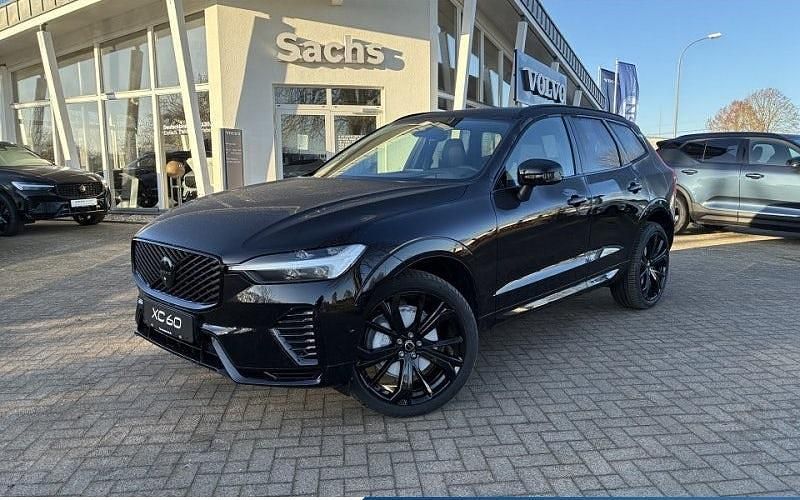 Neu Volvo XC60 Plus 250 PS (183 kW) 2025 Schwarz SUV