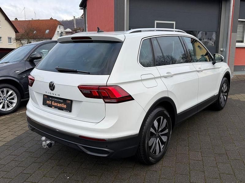 Gebraucht VW Tiguan Move 150 PS (110 kW) 2023 Pure white SUV