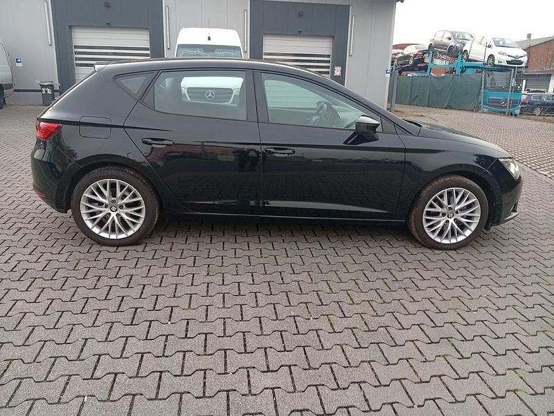 Schwarz Gebraucht 2016 Seat Leon Style Limousine | 6.450 € (Etwas zu teuer) - Bild 1/4
