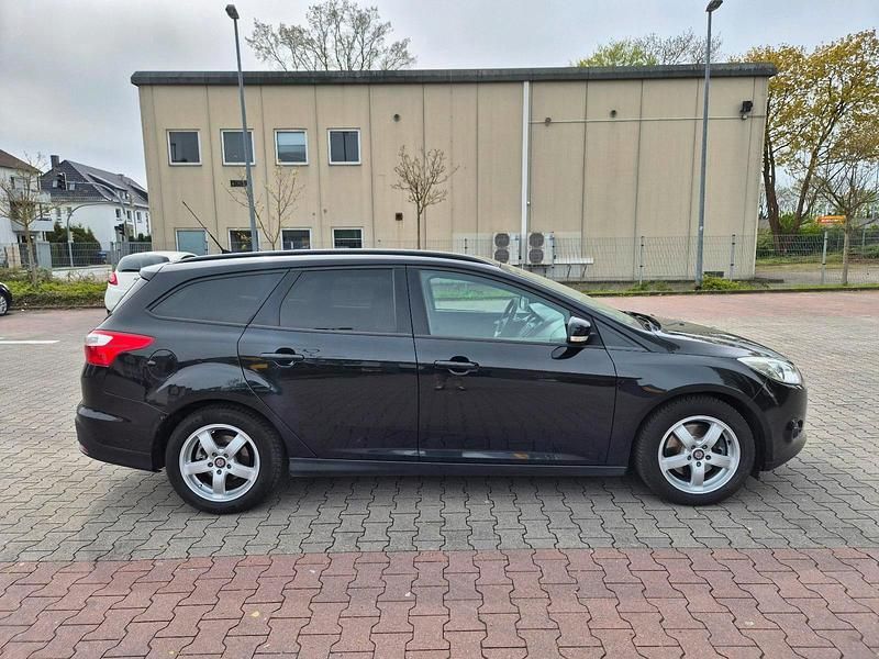 Second-hand Ford Focus 150 CP (110 kW) 2011 Negru Break