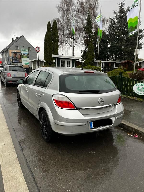 Gebraucht Opel Astra 101 PS (74 kW) 2004 Kleinwagen