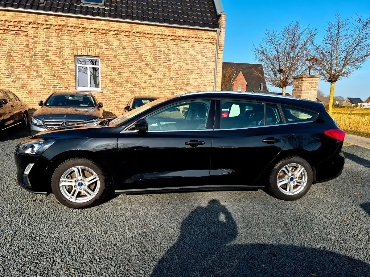 Używany Ford Focus 125 KM (91 kW) 2020 Czarny Kombi