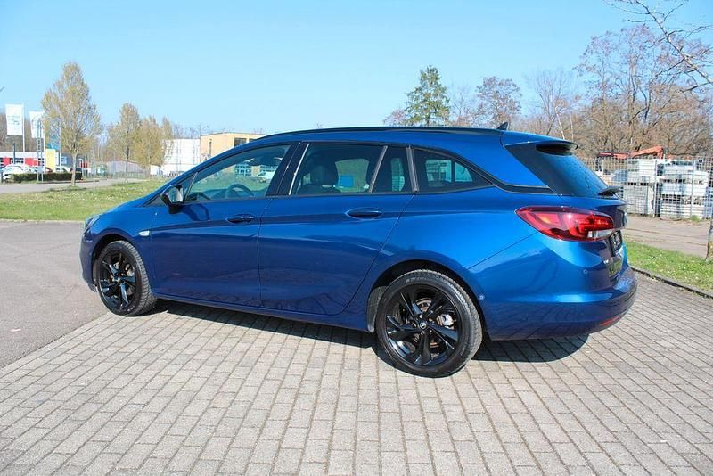 Używany Opel Astra Ultimate 131 KM (96 kW) 2022 Niebieski Kombi