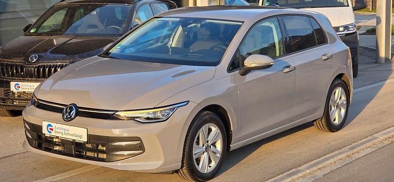 Gebraucht VW Golf VIII Life 116 PS (85 kW) 2024 Grau Limousine