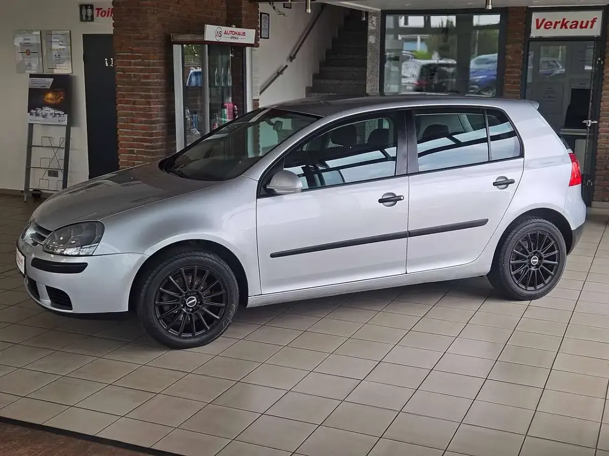 Gebraucht VW Golf IV Trendline 75 PS (55 kW) 2004 Reflexsilber metallic Kleinwagen