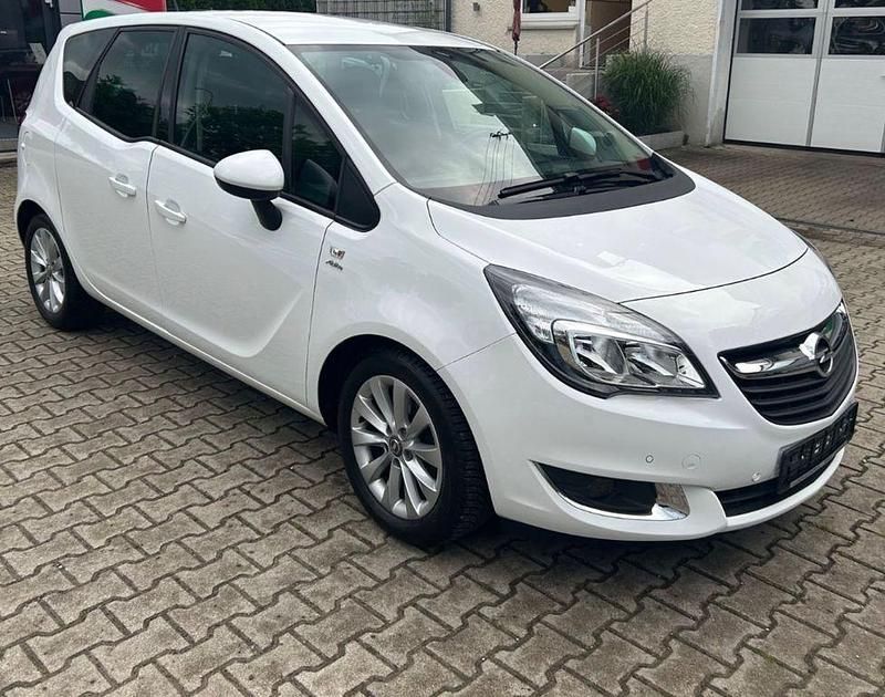 Weiß Gebraucht 2017 Opel Meriva Active Van / Kleinbus | 11.400 € (Etwas zu teuer) - Bild 1/4
