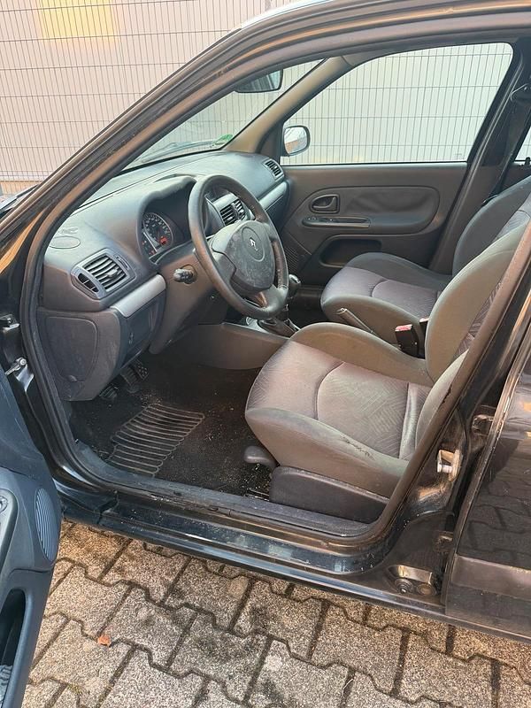 Gebraucht Renault Clio II 75 PS (55 kW) 2003 Schwarz Limousine