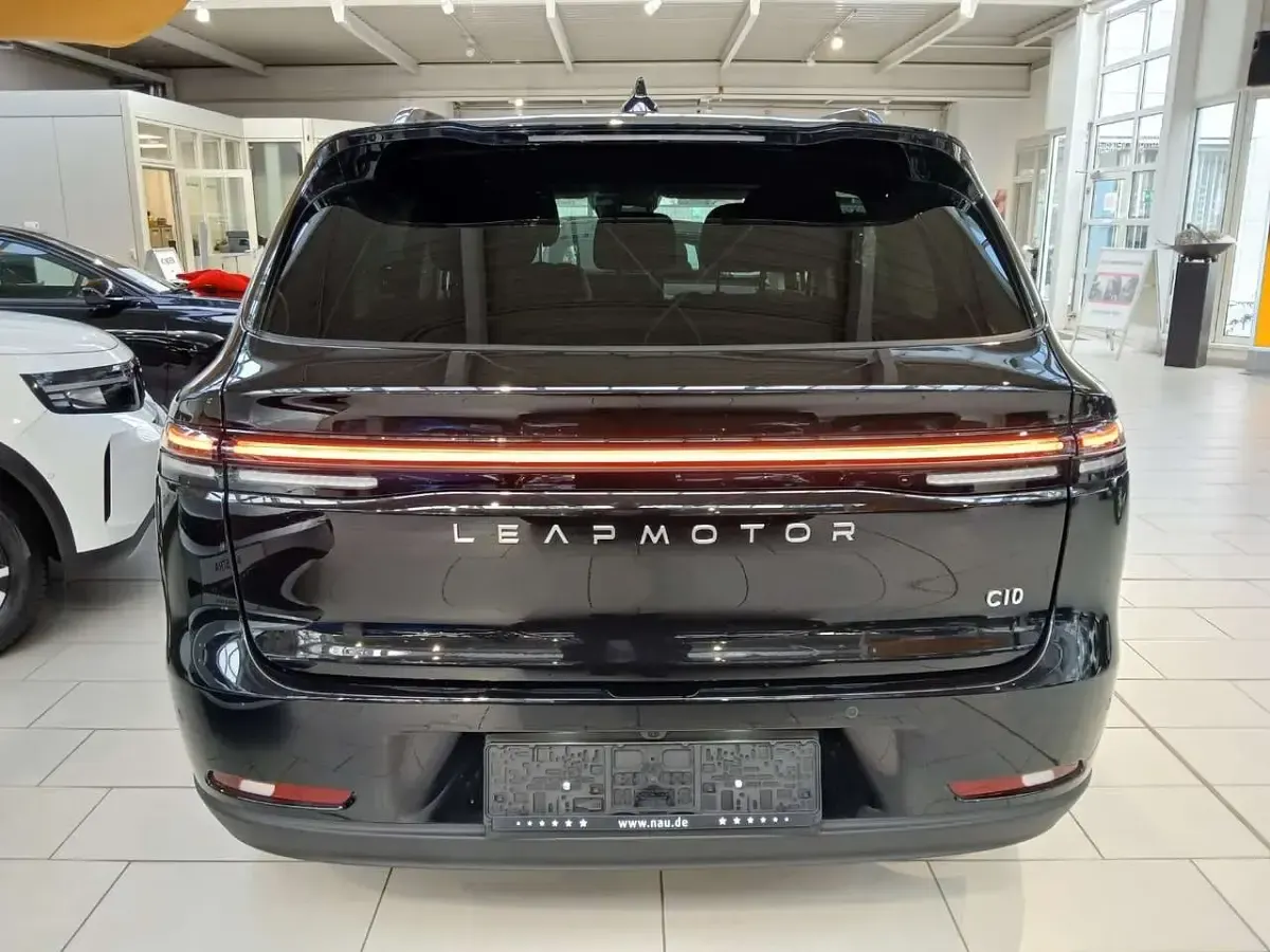 Gebraucht Leapmotor C10 160 kW (218 PS) 2026 Metallic black SUV