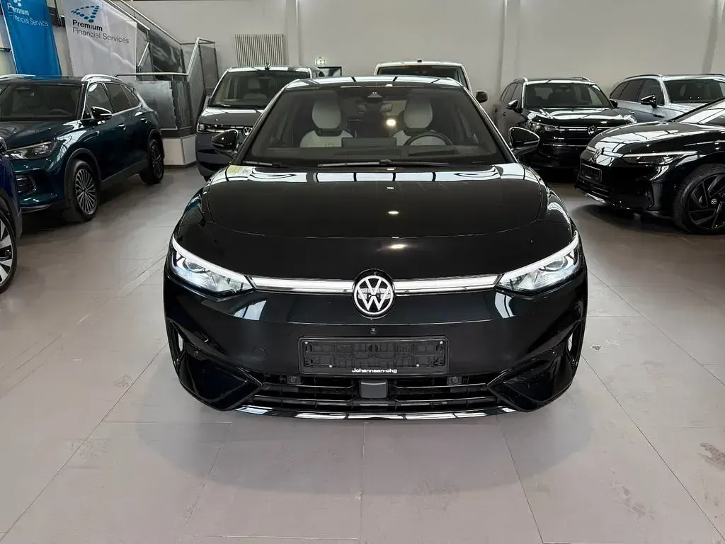 Gebraucht VW ID.7 Pro 210 kW (286 PS) 2023 Grenadillschwarz Kleinwagen