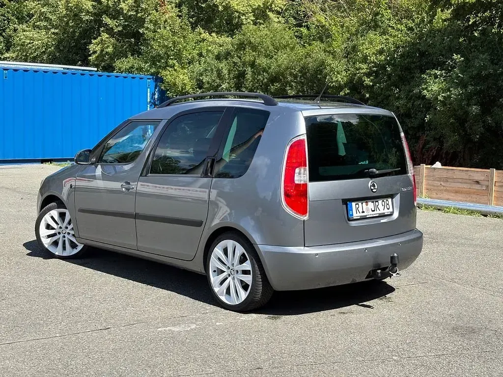 Gebraucht Skoda Roomster 105 PS (77 kW) 2009 Silber Van / Kleinbus
