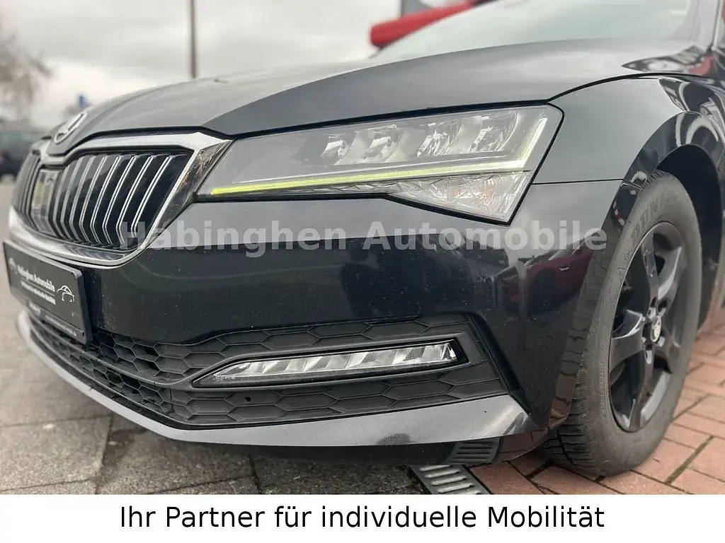 Gebraucht Skoda Superb Ambition 150 PS (110 kW) 2020 Schwarz Kombi
