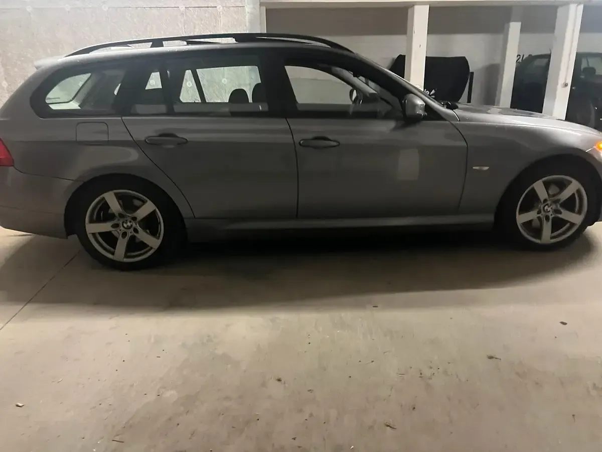Gebraucht BMW 320 177 PS (130 kW) 2009 Grau Kombi