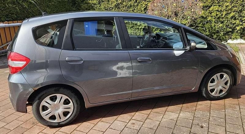 Gebraucht Honda Jazz Trend 99 PS (72 kW) 2011 Grau Kleinwagen