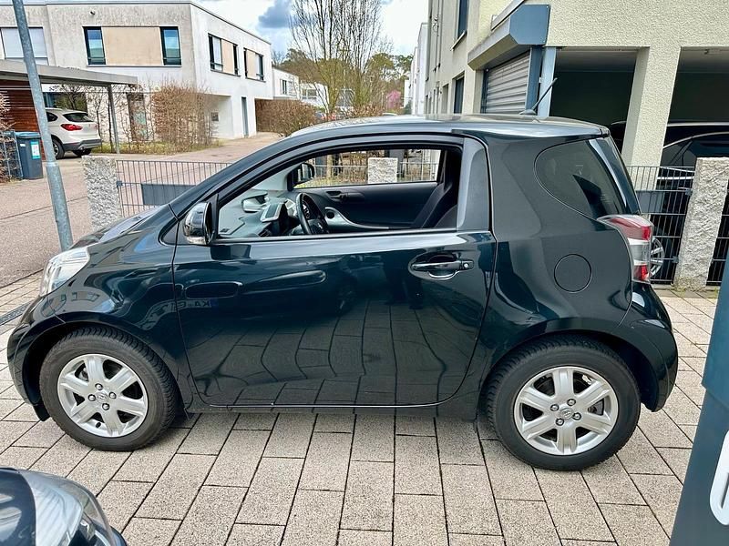Gebraucht Toyota iQ 68 PS (50 kW) 2009 Schwarz Kleinwagen
